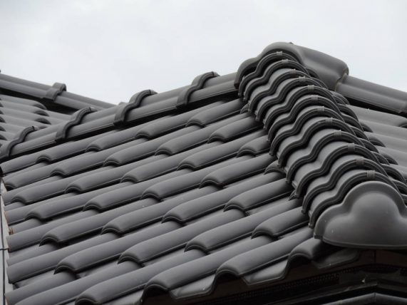 Keramická strešná krytina Röben monza plus antracitová engoba - realizácia strechy detail