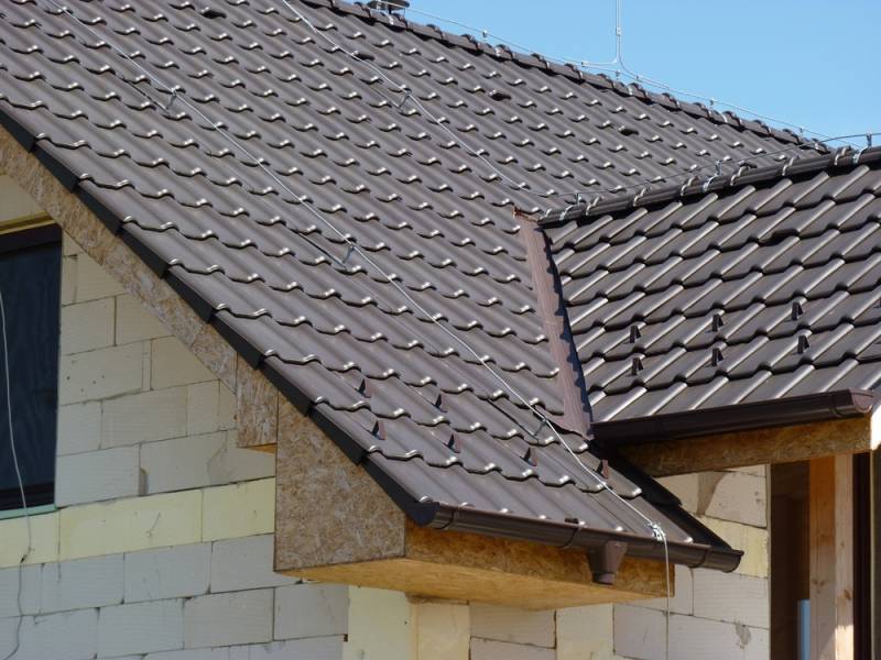 Keramická strešná krytina Röben piemont hnedá engoba - realizácia strechy detail
