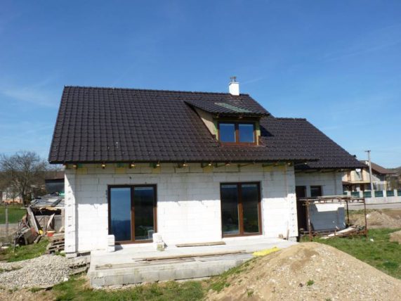 Realizácia strechy s keramickou škridlou Röben Piemont Hnedá engoba