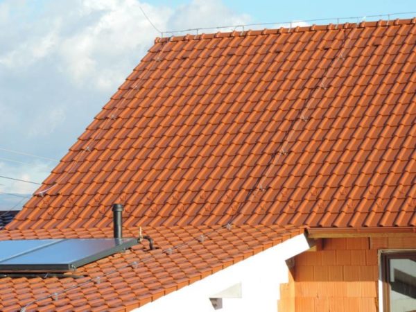 Realizácia strechy s keramickou škridlou Röben Piemont Medená engoba