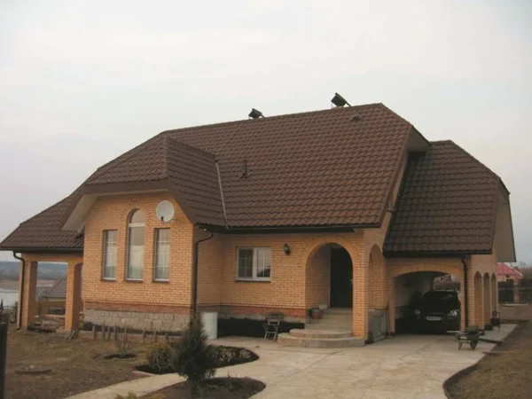 Realizácie strechy s plechovou strešnou krytinou Rova Roca