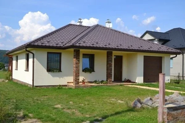 Realizácia šikmej strechy so strešnou krytinou ROVA Mega